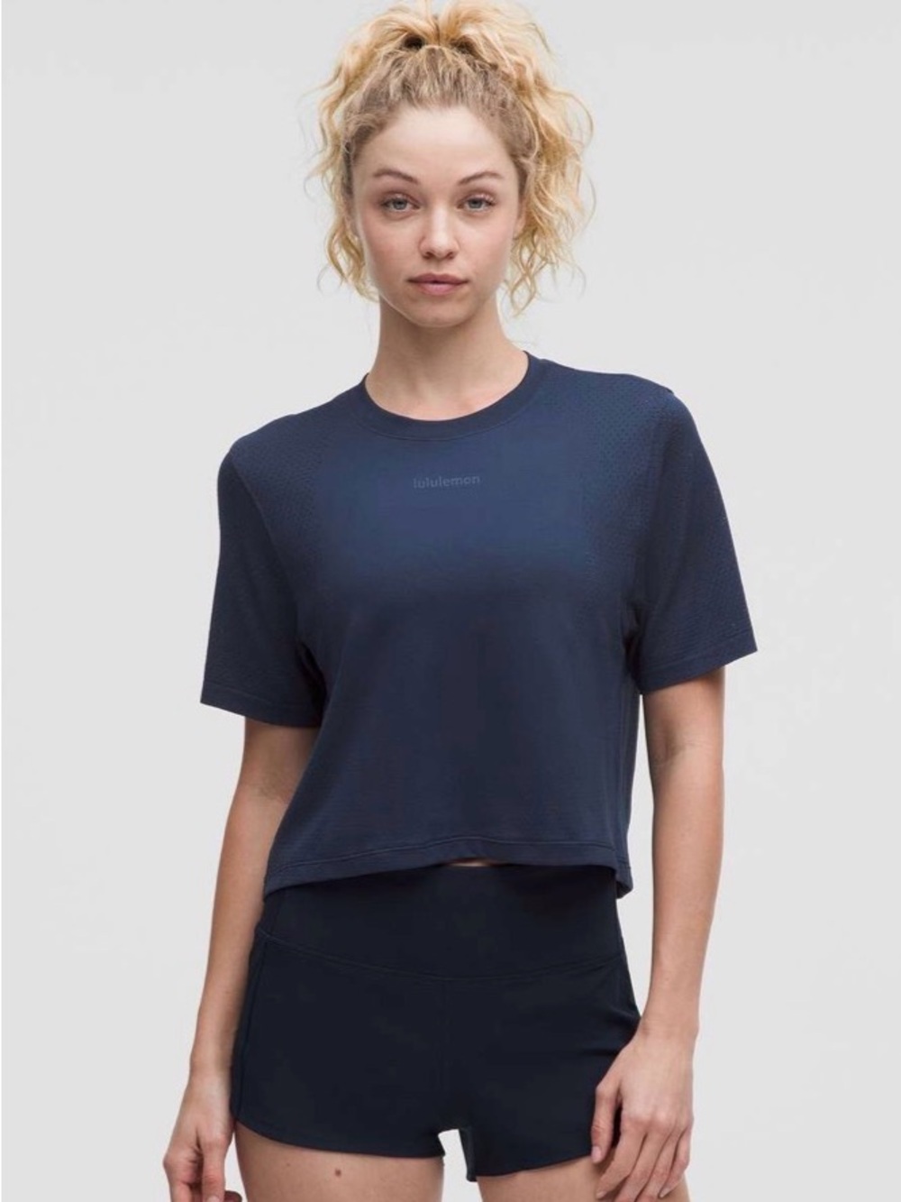 Lululemon Swiftly Cropped Oversized T-Shirt
Club Blue / Club Blue